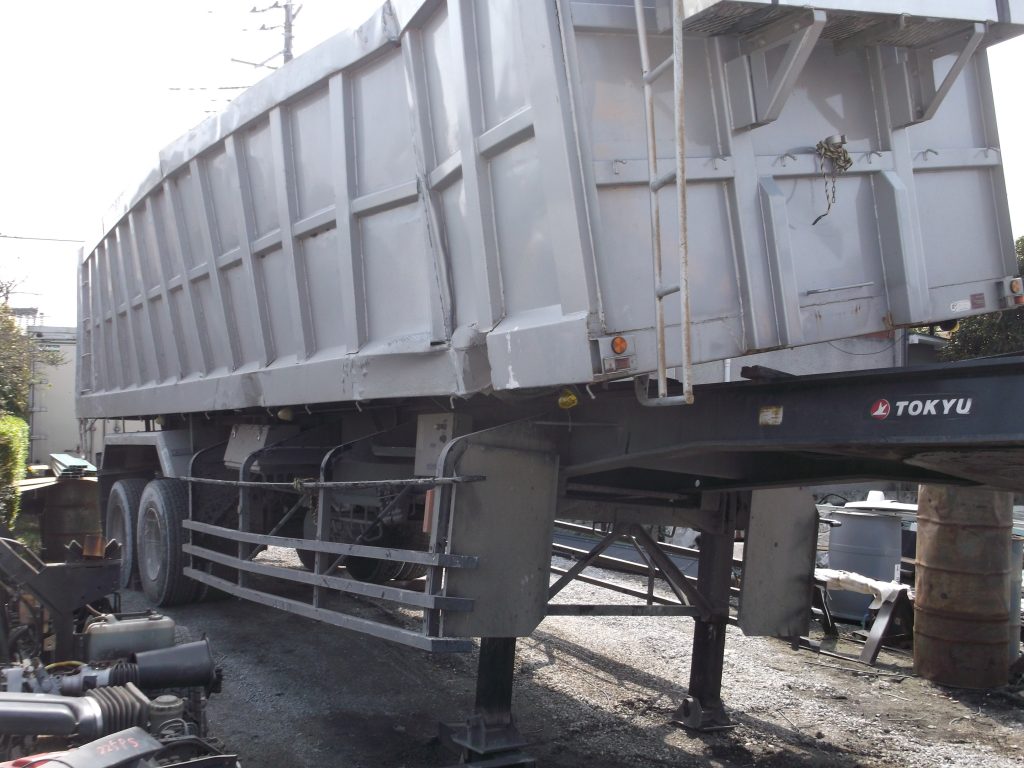 トレーラーダンプ