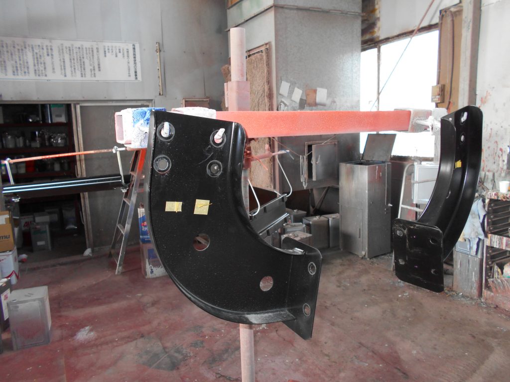 ファイター 家畜運搬車 下回り 塗装 ラメ塗装