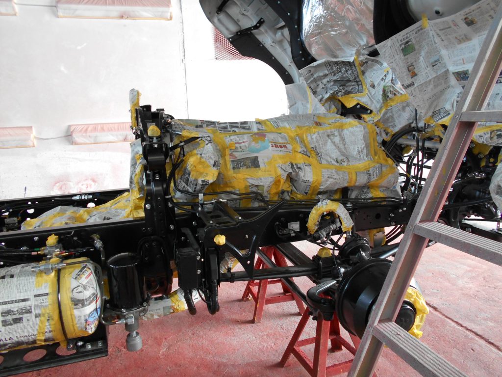 ファイター 家畜運搬車 下回り 塗装 ラメ塗装