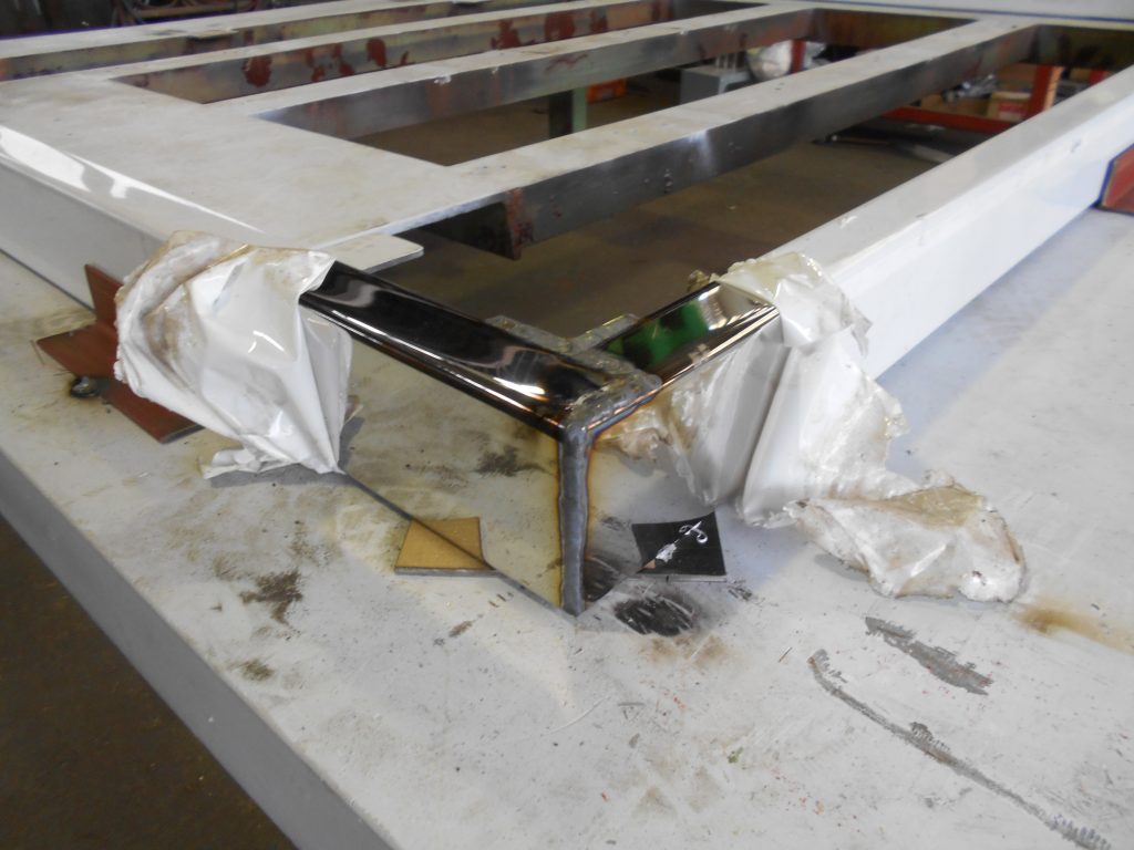 家畜運搬車 リヤ門構 ステンレス 研磨 溶接 製造 製作