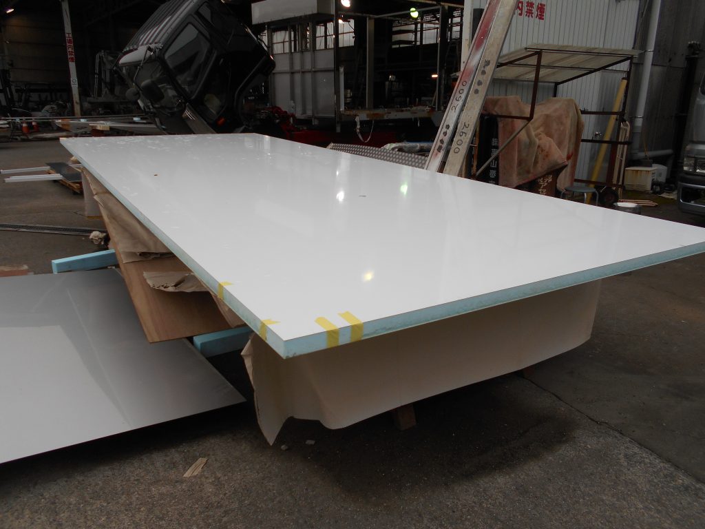 家畜運搬車 断熱パネル ルーフパネル サンドイッチパネル 製造 製作