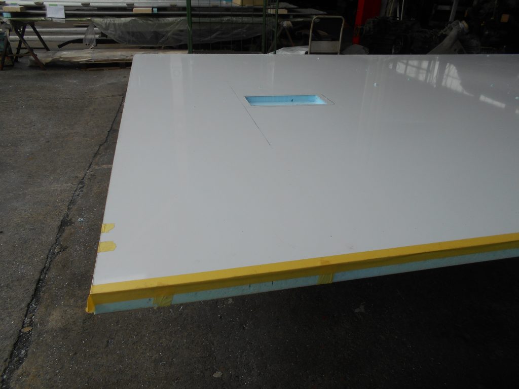 家畜運搬車 断熱パネル ルーフパネル サンドイッチパネル 製造 製作