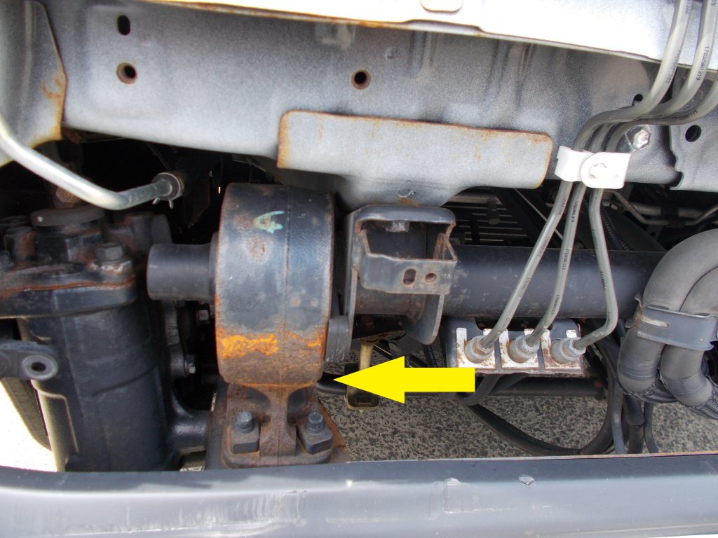 トヨタ　ダイナ　デュトロ　ウィング車　事故　トラック　2ｔ車　フレーム修理　積載車