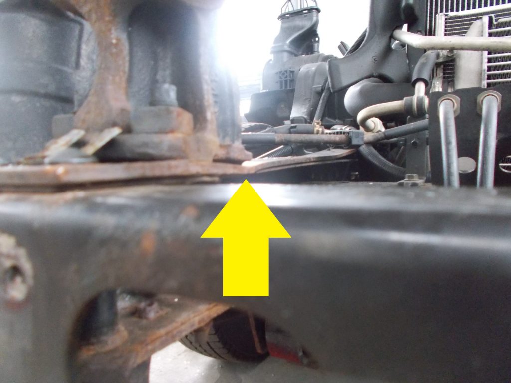 トヨタ　ダイナ　デュトロ　ウィング車　事故　トラック　2ｔ車　フレーム修理　積載車