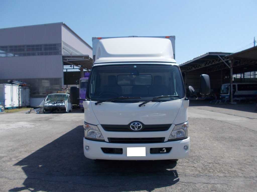 トヨタ　ダイナ　デュトロ　ウィング車　事故　トラック　2ｔ車　フレーム修理　積載車