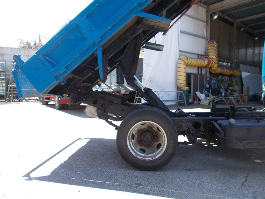 三菱 キャンター ダンプ KC-FG507 フレーム腐食 フレーム曲がり 曲り 修正 修理