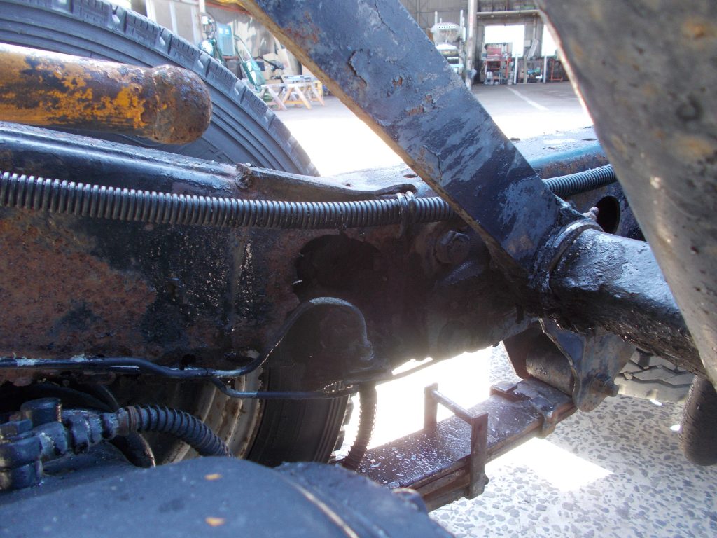 三菱 キャンター ダンプ KC-FG507 フレーム腐食 フレーム曲がり 曲り 修正 修理