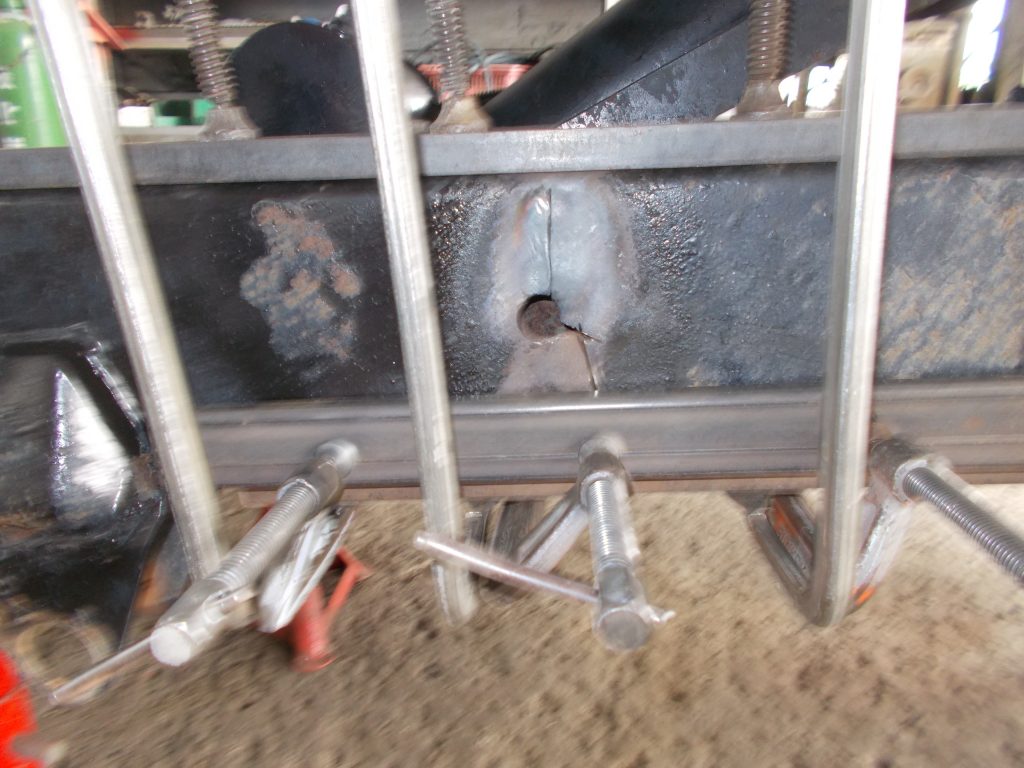 三菱 キャンター ダンプ KC-FG507 フレーム腐食 フレーム曲がり 曲り 修正 修理