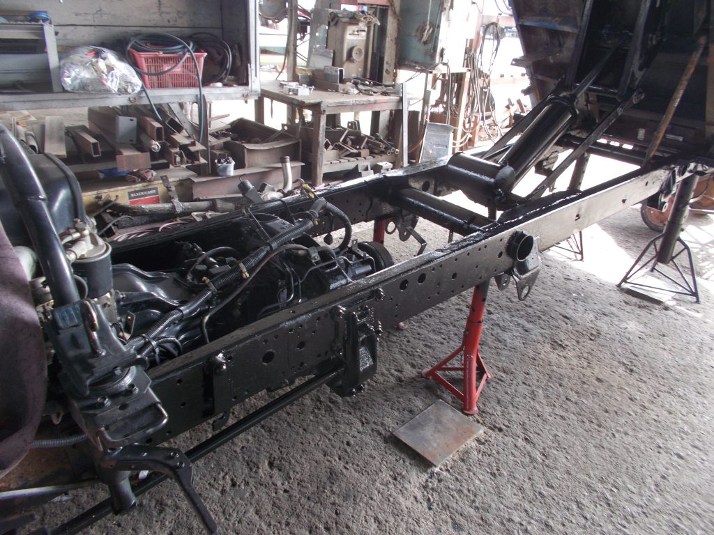 三菱 キャンター ダンプ KC-FG507 フレーム腐食 フレーム曲がり 曲り 修正 修理