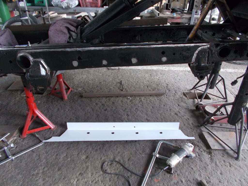 三菱 キャンター ダンプ KC-FG507 フレーム腐食 フレーム曲がり 曲り 修正 修理