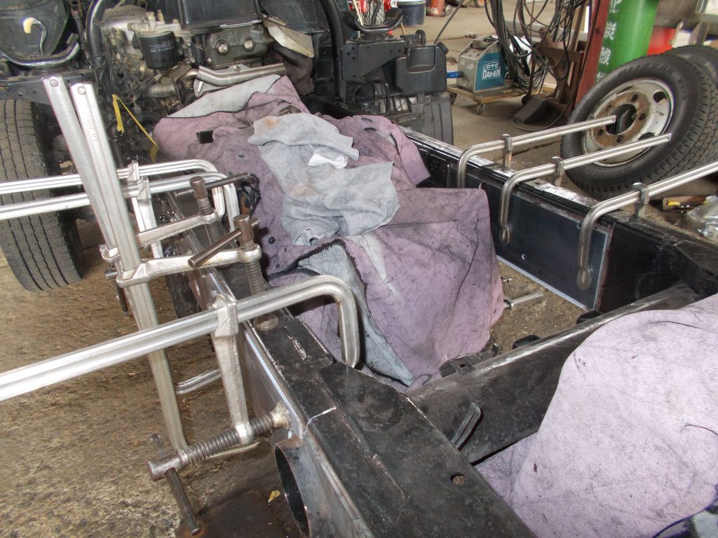 三菱 キャンター ダンプ KC-FG507 フレーム腐食 フレーム曲がり 曲り 修正 修理