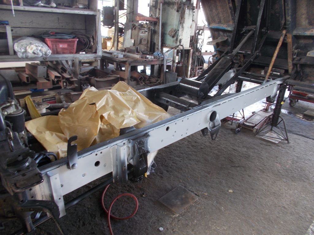 三菱 キャンター ダンプ KC-FG507 フレーム腐食 フレーム曲がり 曲り 修正 修理