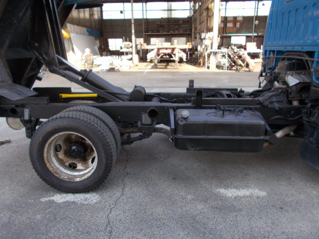 三菱 キャンター ダンプ KC-FG507 フレーム腐食 フレーム曲がり 曲り 修正 修理