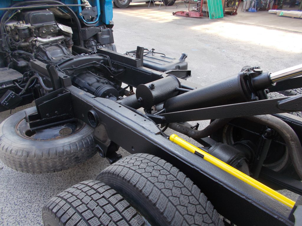 三菱 キャンター ダンプ KC-FG507 フレーム腐食 フレーム曲がり 曲り 修正 修理