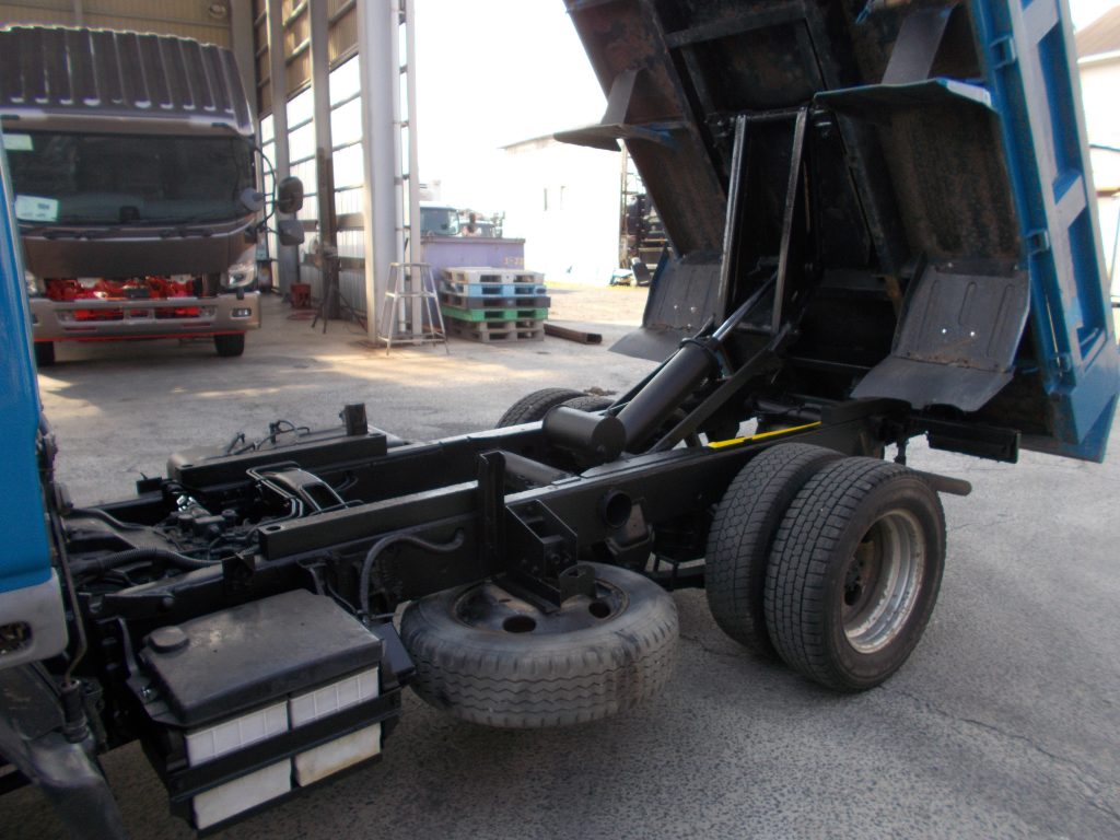 三菱 キャンター ダンプ KC-FG507 フレーム腐食 フレーム曲がり 曲り 修正 修理