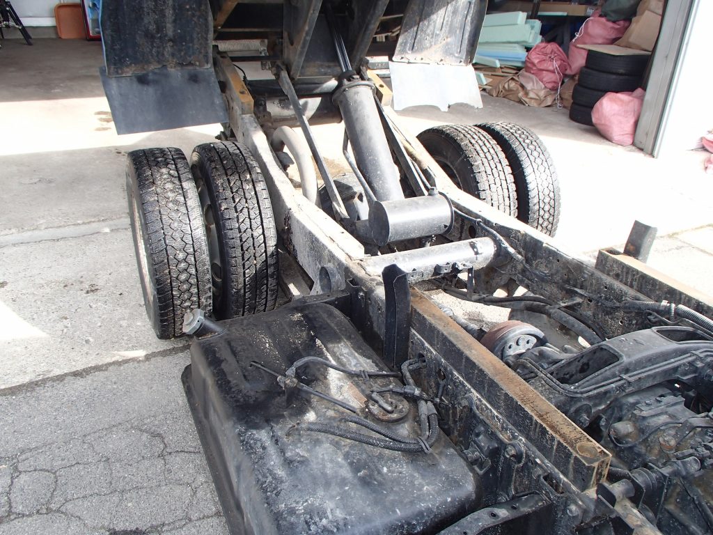 三菱 キャンター ダンプ KC-FG507 フレーム腐食 フレーム曲がり 曲り 修正 修理