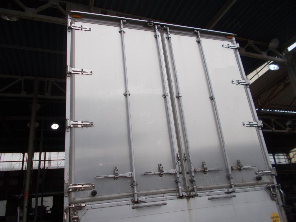 トラック修理 リヤトビラ ウィング車 ロックロッド 丁番 ファイター 増トン車