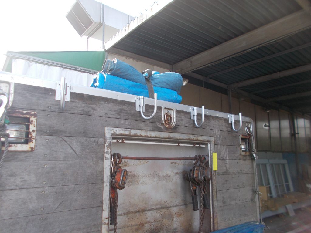 三菱FUSO 重機運搬車 セルフローダー キャリアカー 回転式ロープフック