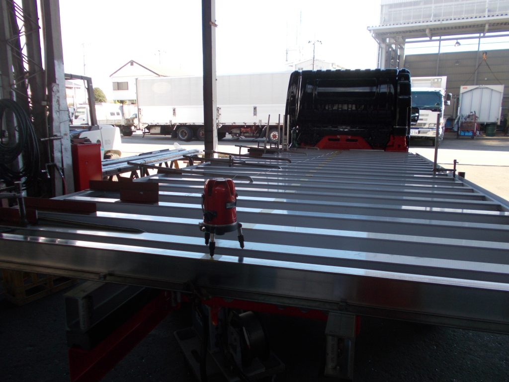 日野自動車 デュトロ 3.5t車 2t車 家畜運搬車 製造 新車 架装 横根太 フレーム