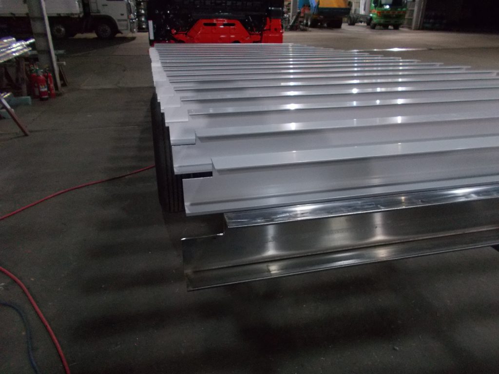 日野自動車 デュトロ 3.5t車 2t車 家畜運搬車 製造 新車 架装 横根太 フレーム