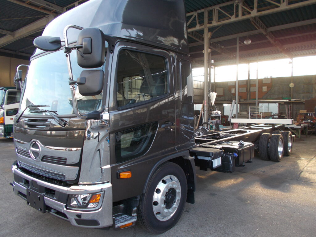 家畜運搬車 柳沼ボデー工場 畜産 新車 製造 牛 豚 養豚 家畜車