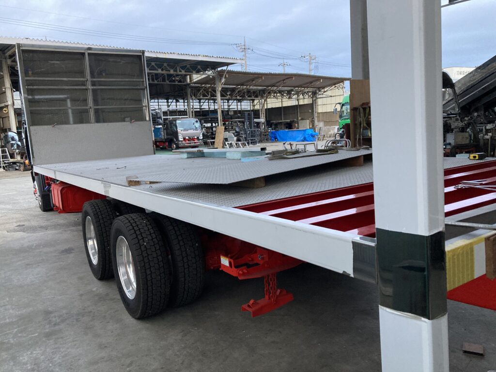 家畜運搬車 柳沼ボデー工場 畜産 新車 製造 牛 豚 養豚 家畜車