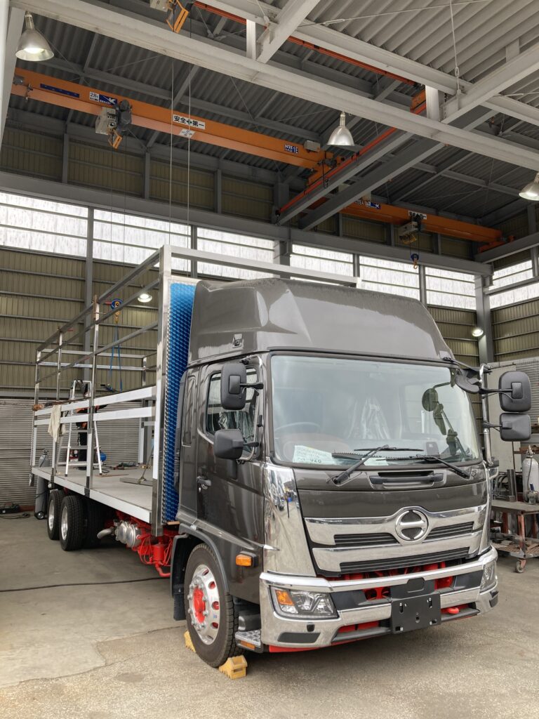 家畜運搬車 柳沼ボデー工場 畜産 新車 製造 牛 豚 養豚 家畜車