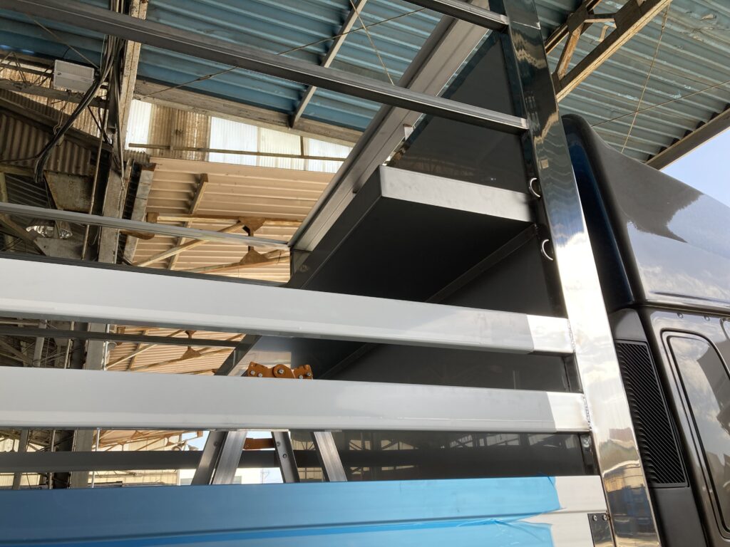 家畜運搬車 柳沼ボデー工場 畜産 新車 製造 牛 豚 養豚 家畜車