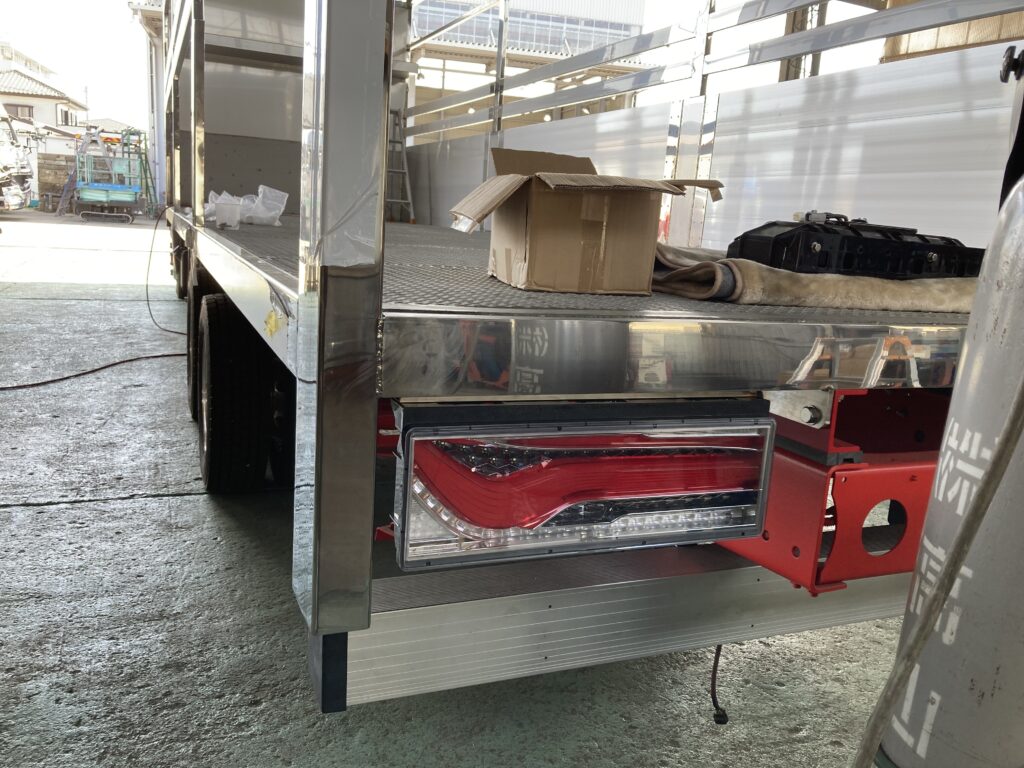 家畜運搬車 柳沼ボデー工場 畜産 新車 製造 牛 豚 養豚 家畜車