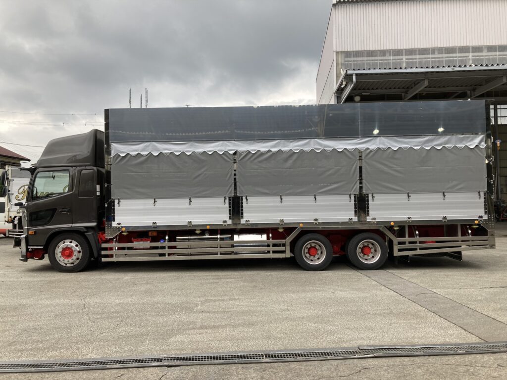 家畜運搬車 柳沼ボデー工場 畜産 新車 製造 牛 豚 養豚 家畜車