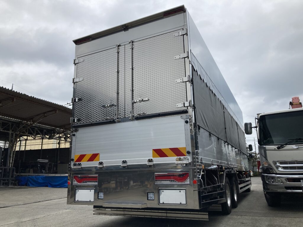 家畜運搬車 柳沼ボデー工場 畜産 新車 製造 牛 豚 養豚 家畜車