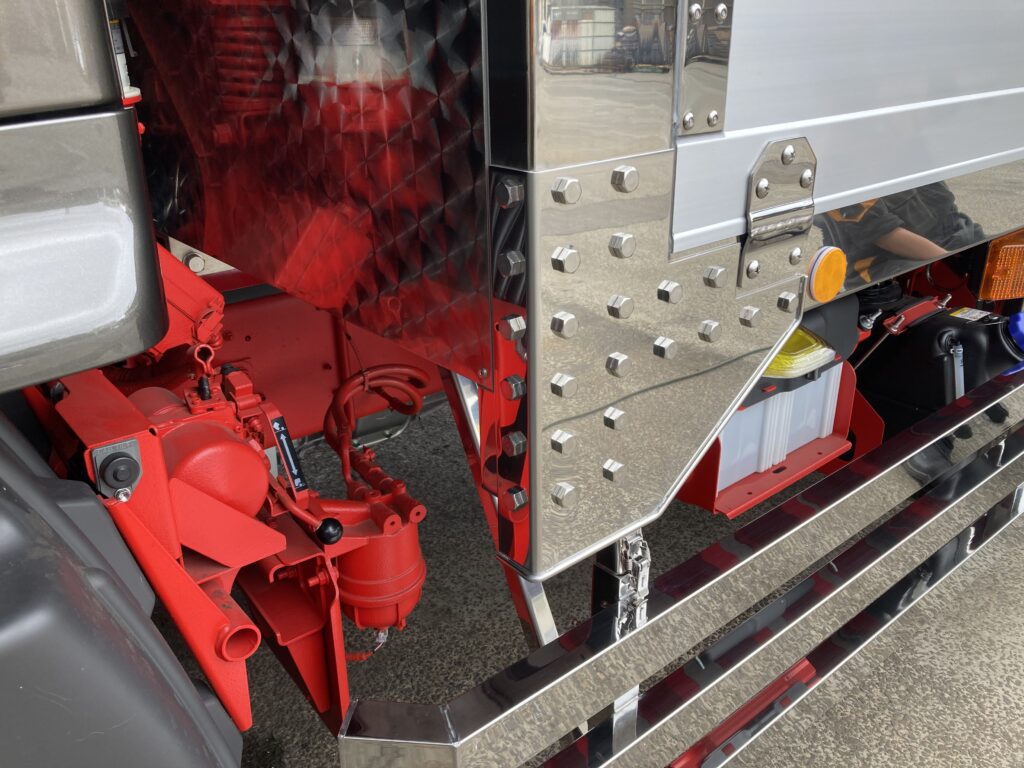 家畜運搬車 柳沼ボデー工場 畜産 新車 製造 牛 豚 養豚 家畜車