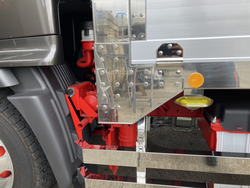 家畜運搬車 柳沼ボデー工場 畜産 新車 製造 牛 豚 養豚 家畜車