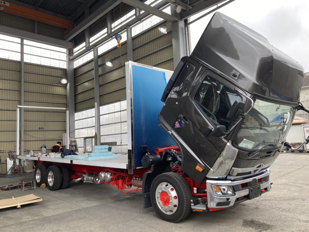 家畜運搬車 柳沼ボデー工場 畜産 新車 製造 牛 豚 養豚 家畜車