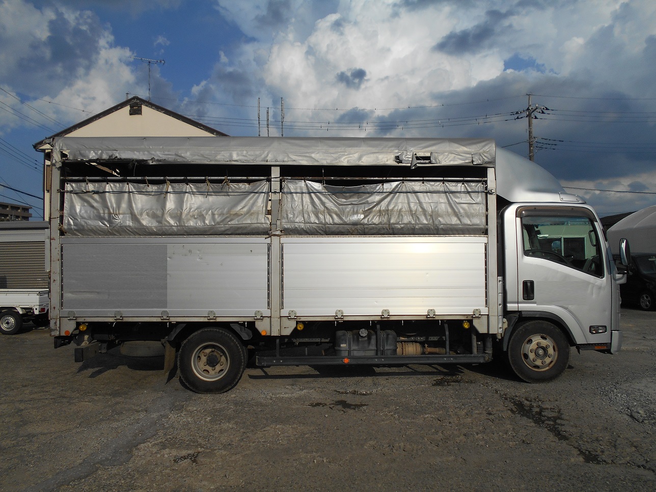 家畜運搬車 柳沼ボデー工場 畜産 新車 製造 牛 豚 養豚 家畜車