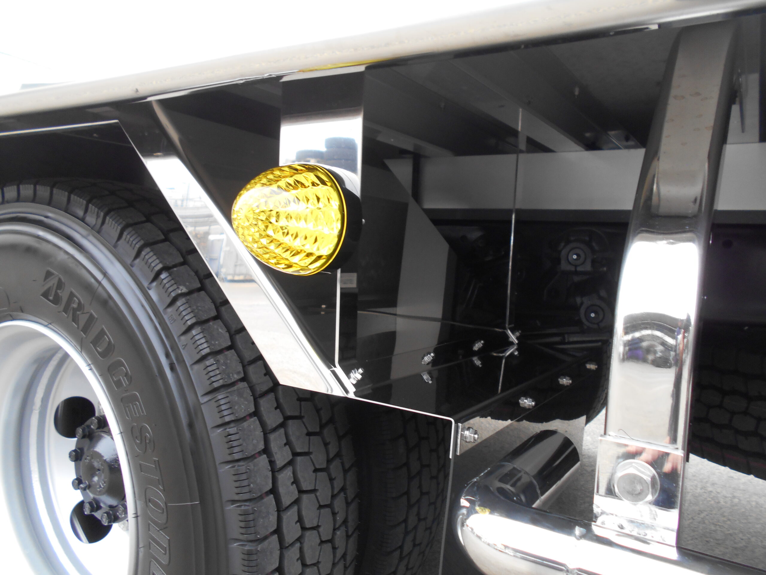 家畜運搬車　柳沼ボデー工場　畜産　新車　製造　牛　豚　養豚　家畜車