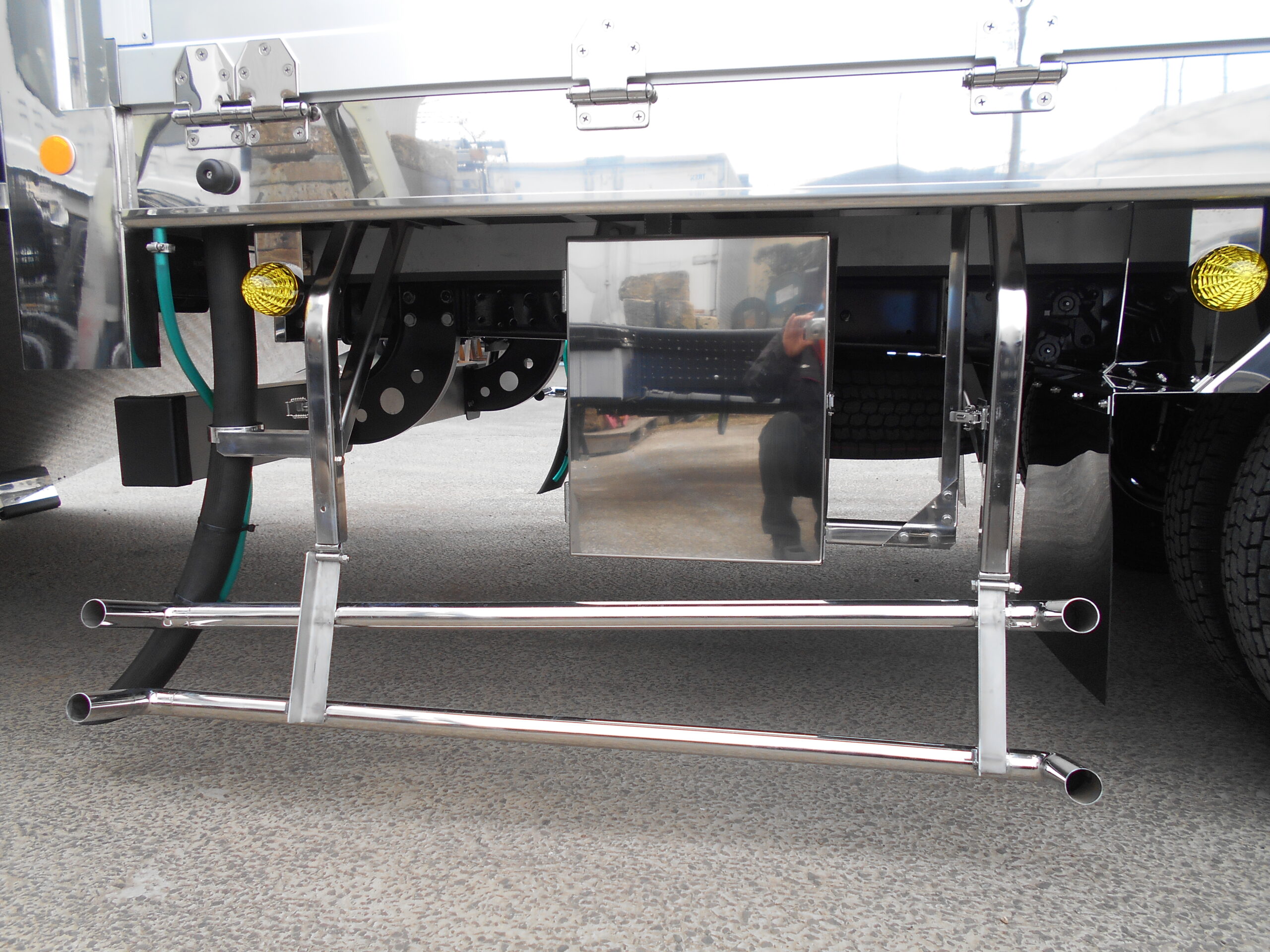 家畜運搬車　柳沼ボデー工場　畜産　新車　製造　牛　豚　養豚　家畜車