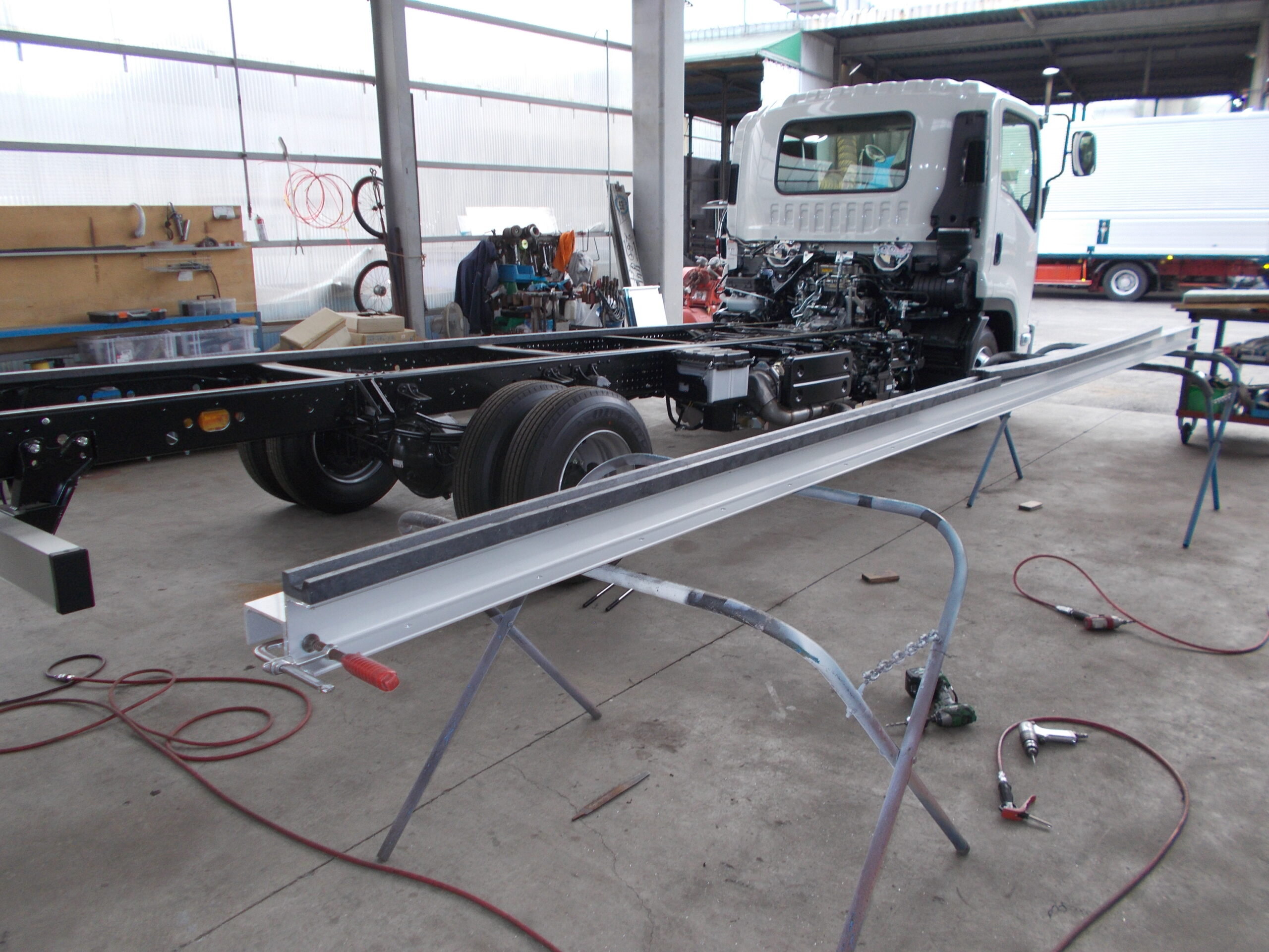 家畜運搬車 柳沼ボデー工場 畜産 新車 製造 牛 豚 養豚 家畜車 グリーンピッグ 愛知県西尾市 販売 いすゞ自動車 ISUZU 新型