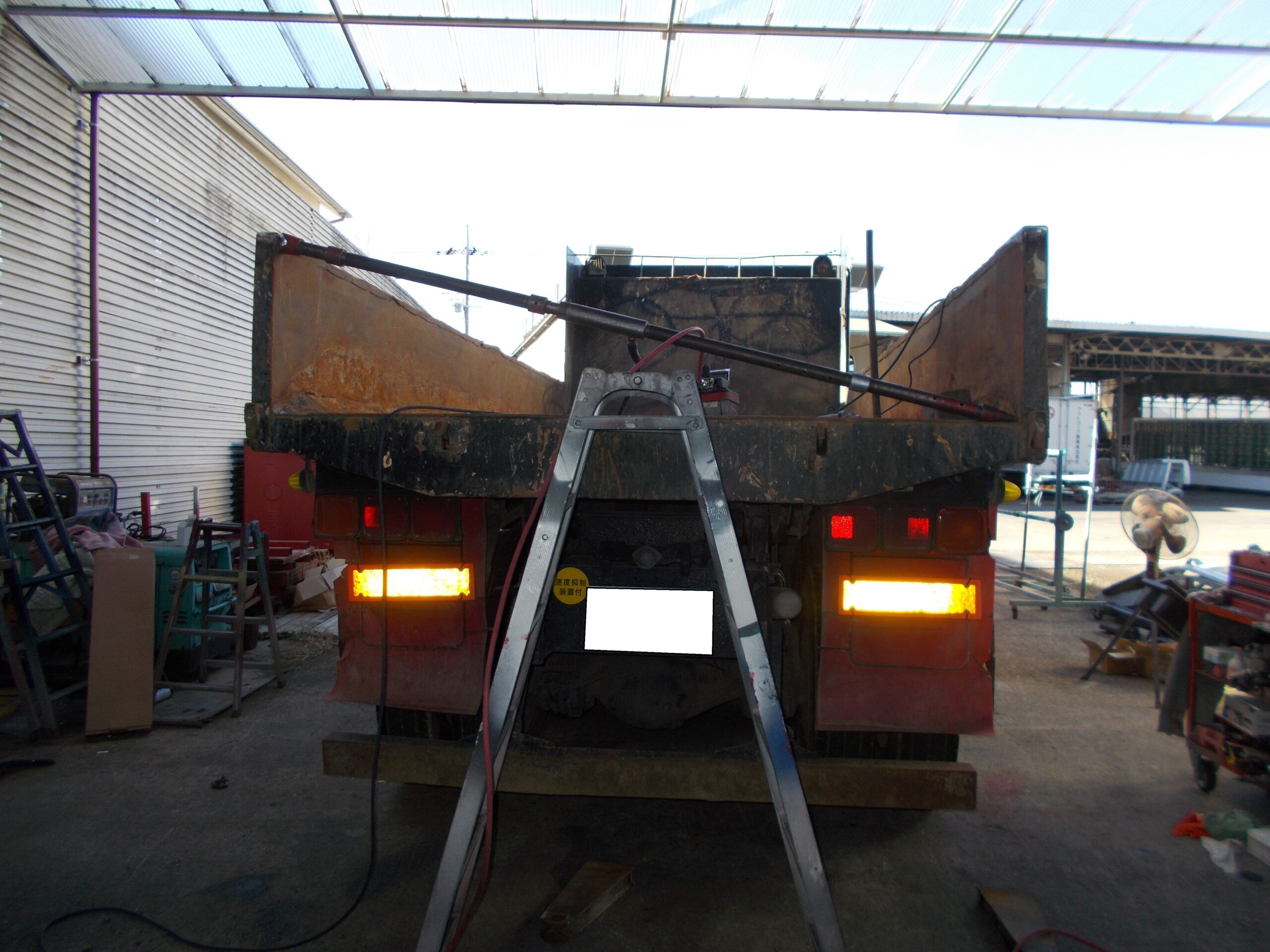 いすゞ自動車 ISUZU ダンプ 新明和 シンメイワ SHINMEIWA