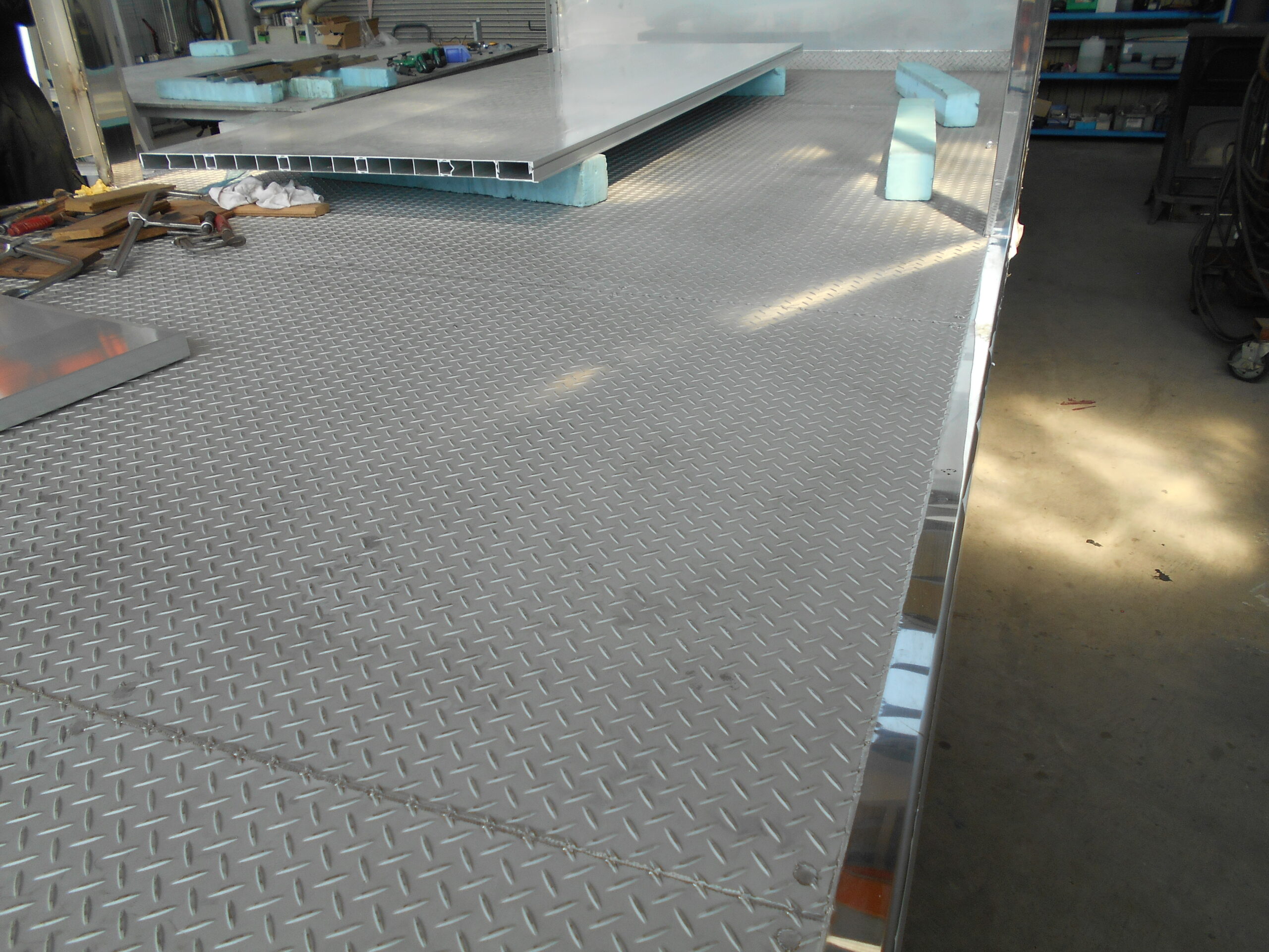 家畜運搬車 柳沼ボデー工場 畜産 新車 製造 牛 豚 養豚 家畜車 グリーンピッグ 愛知県西尾市 販売 いすゞ自動車 ISUZU 新型