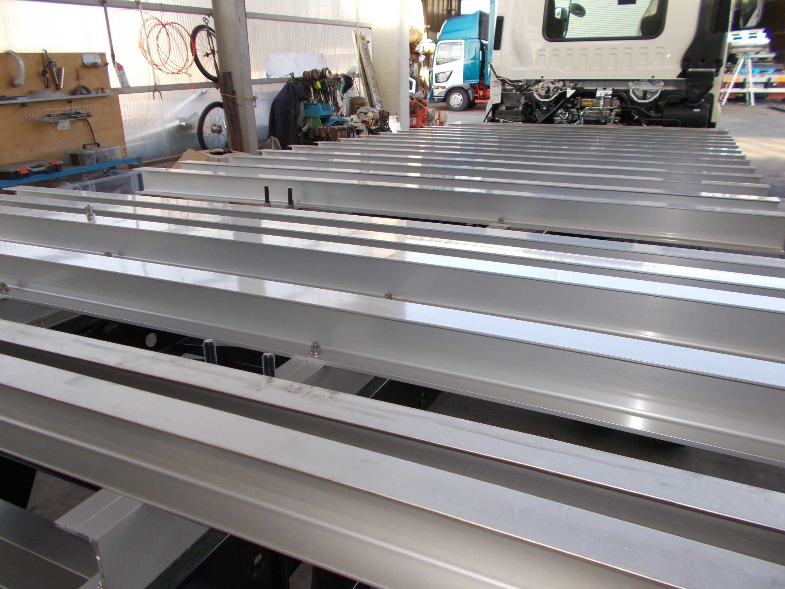 家畜運搬車 柳沼ボデー工場 畜産 新車 製造 牛 豚 養豚 家畜車 グリーンピッグ 愛知県西尾市 販売 いすゞ自動車 ISUZU 新型