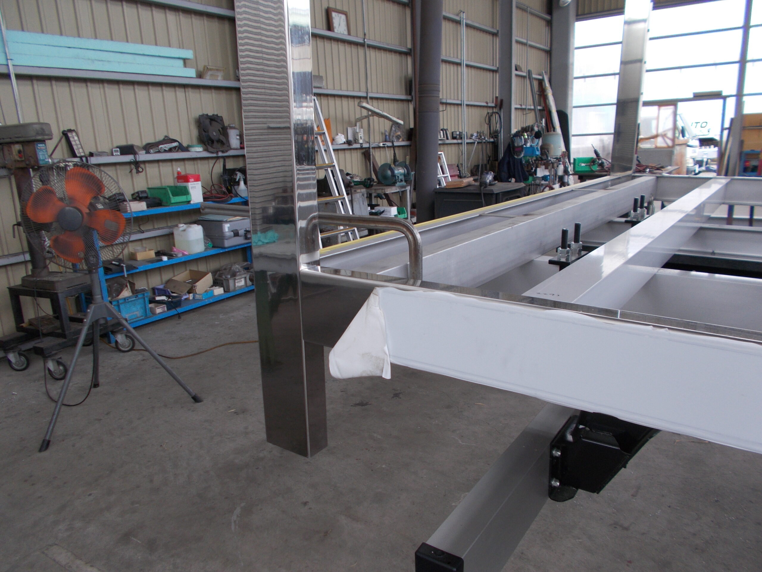 家畜運搬車 柳沼ボデー工場 畜産 新車 製造 牛 豚 養豚 家畜車 グリーンピッグ 愛知県西尾市 販売 いすゞ自動車 ISUZU 新型