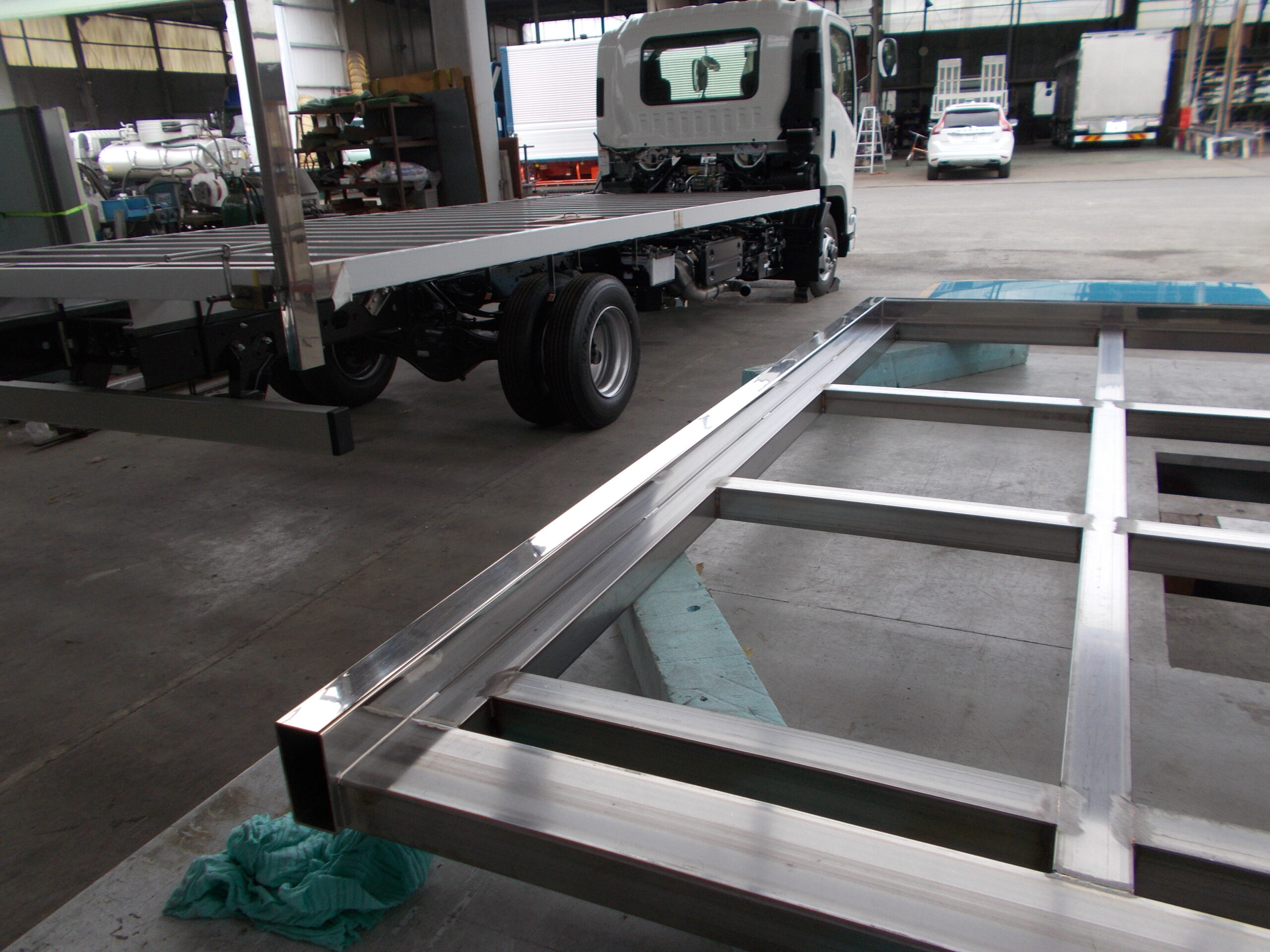 家畜運搬車 柳沼ボデー工場 畜産 新車 製造 牛 豚 養豚 家畜車 グリーンピッグ 愛知県西尾市 販売 いすゞ自動車 ISUZU 新型