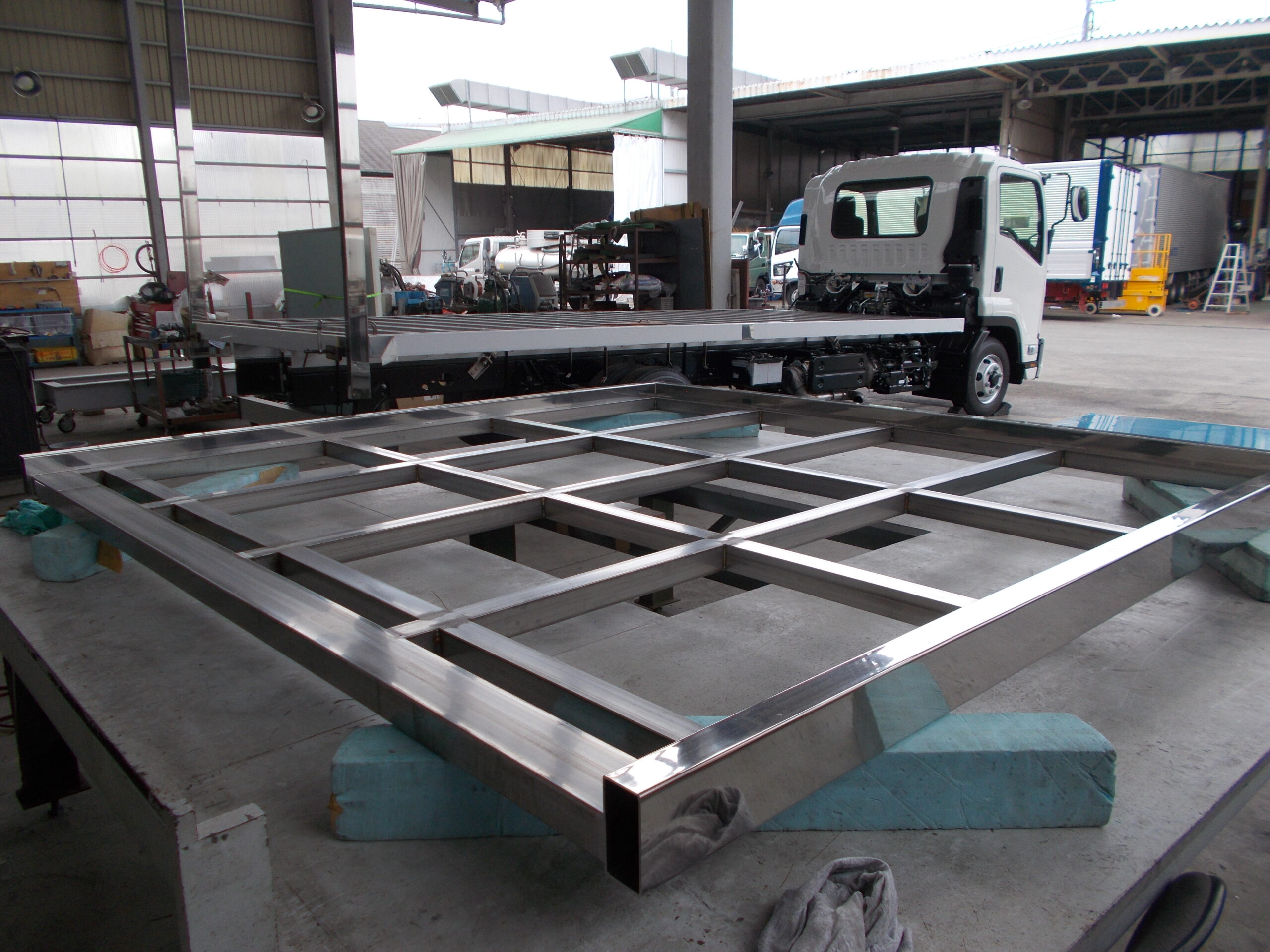 家畜運搬車 柳沼ボデー工場 畜産 新車 製造 牛 豚 養豚 家畜車 グリーンピッグ 愛知県西尾市 販売 いすゞ自動車 ISUZU 新型