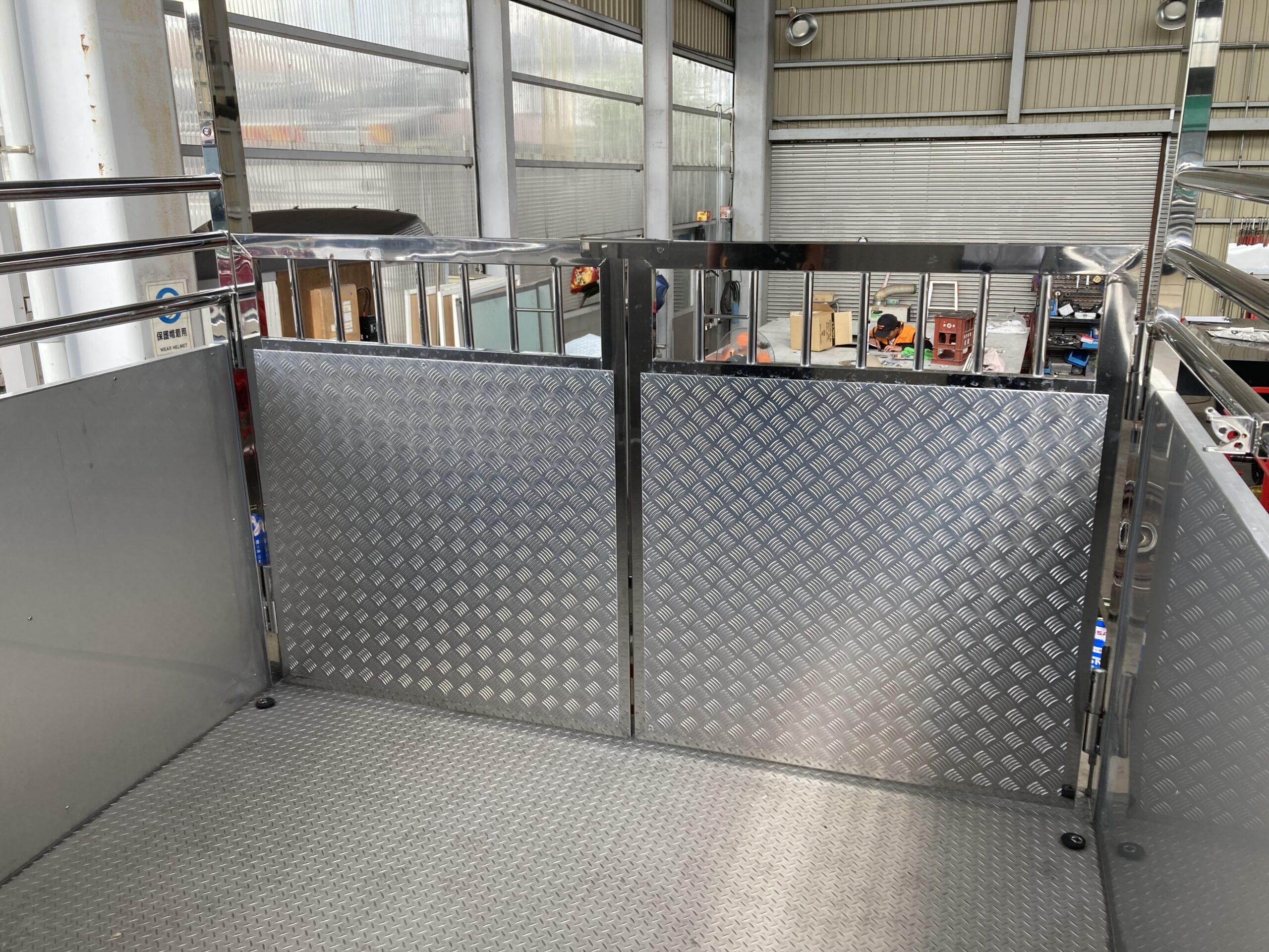 家畜運搬車 柳沼ボデー工場 畜産 新車 製造 牛 豚 養豚 家畜車 グリーンピッグ 愛知県西尾市 販売 いすゞ自動車 ISUZU 新型