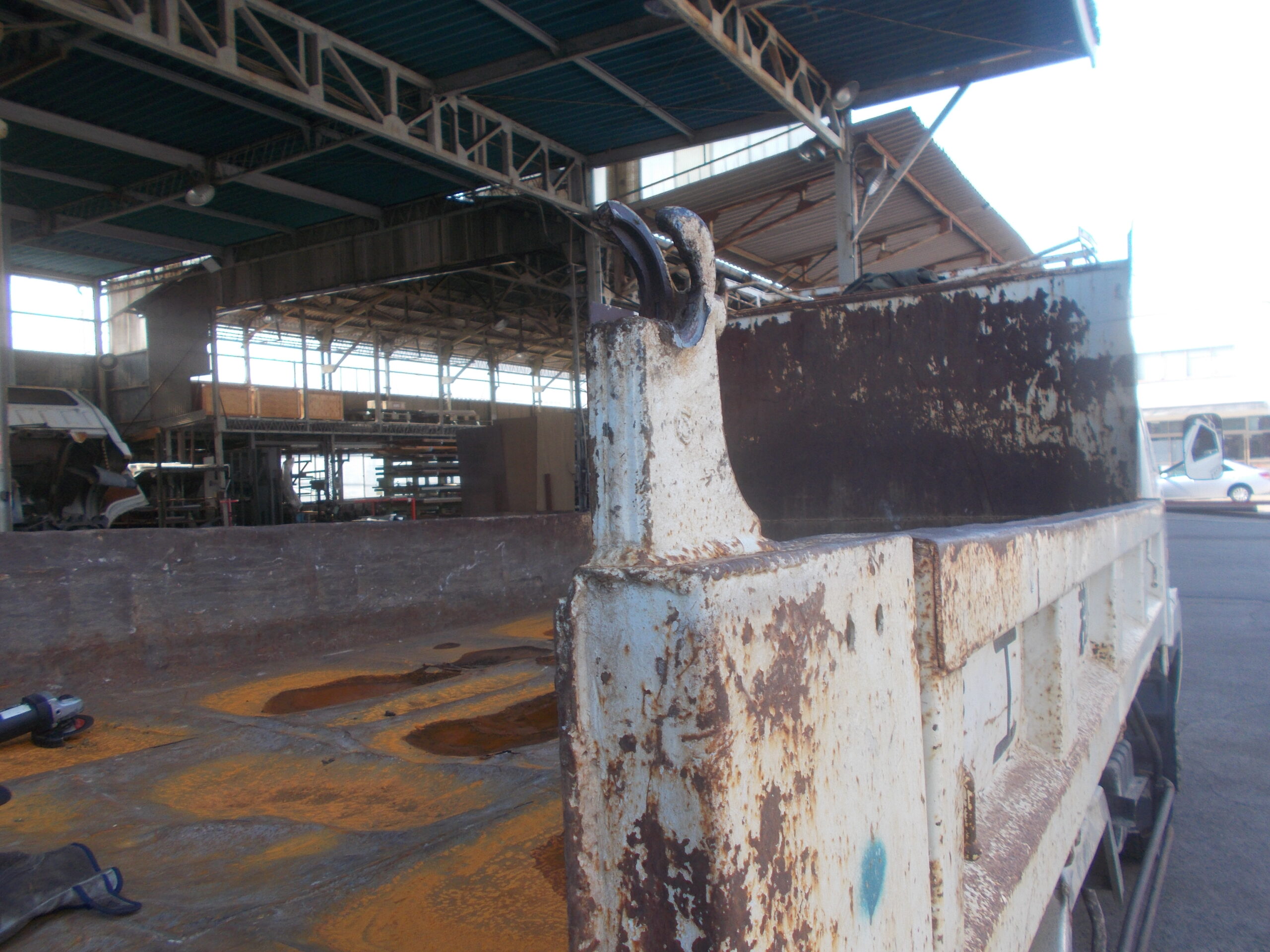 いすゞ ISUZU トラック ダンプ リヤゲート あおり あおりヒンジ ダンプヒンジ