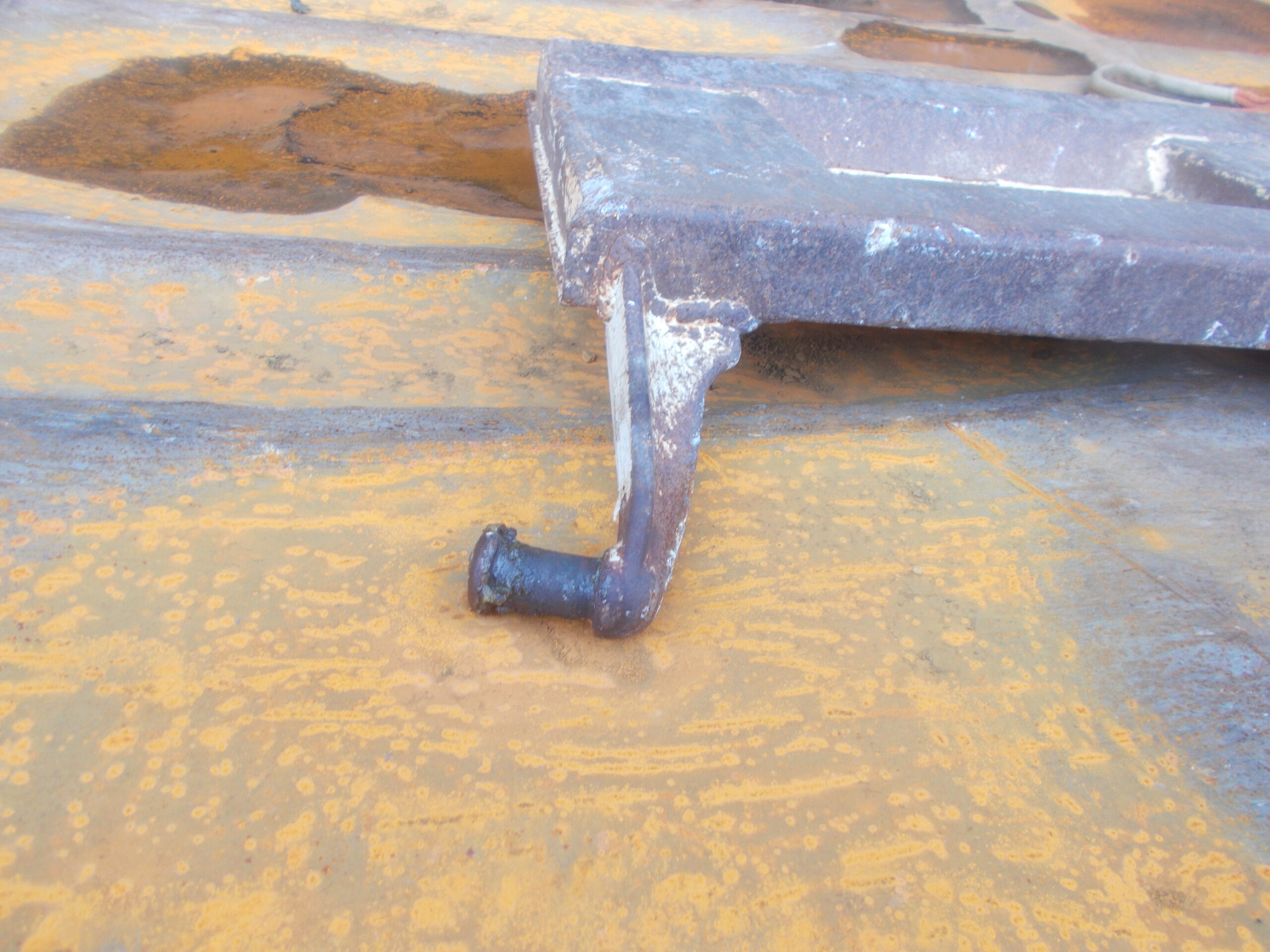 いすゞ ISUZU トラック ダンプ リヤゲート あおり あおりヒンジ ダンプヒンジ