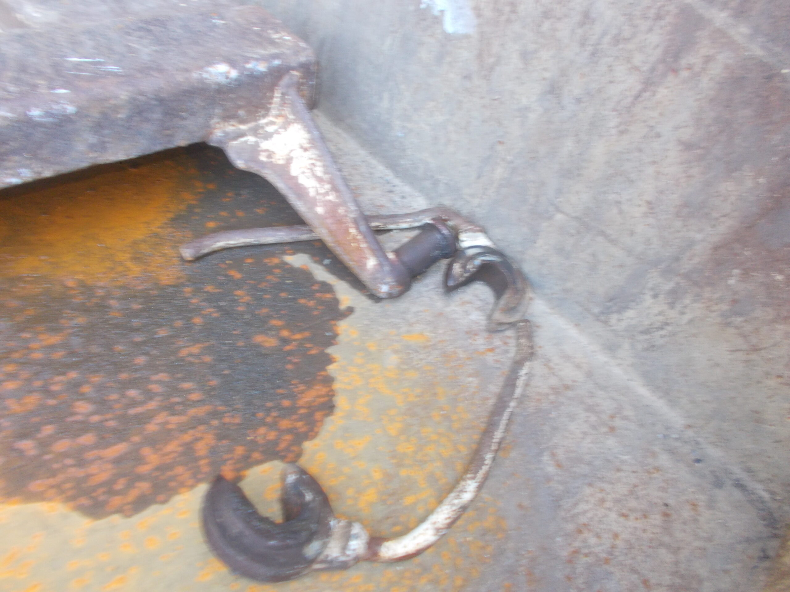 いすゞ ISUZU トラック ダンプ リヤゲート あおり あおりヒンジ ダンプヒンジ