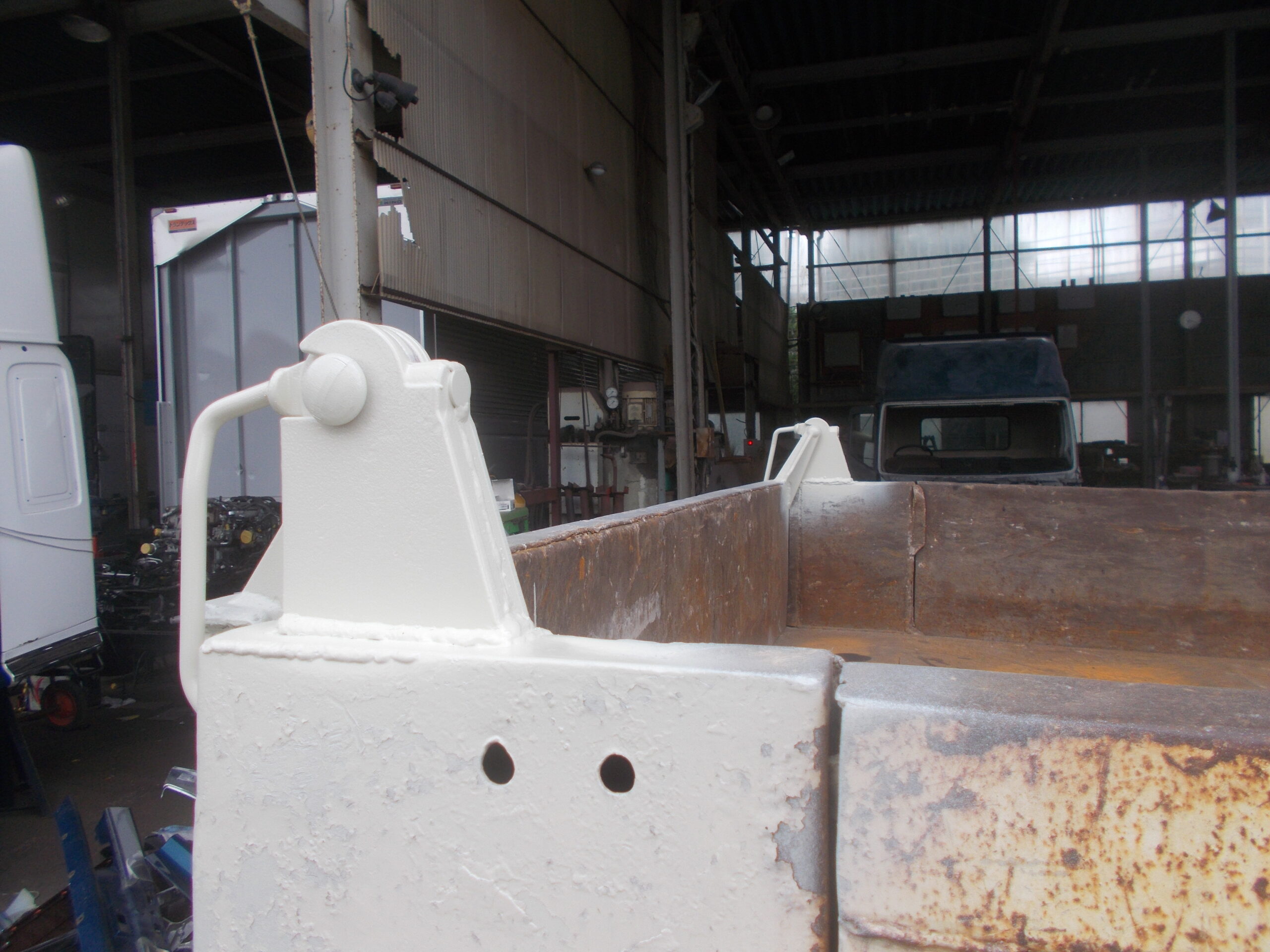 いすゞ ISUZU トラック ダンプ リヤゲート あおり あおりヒンジ ダンプヒンジ