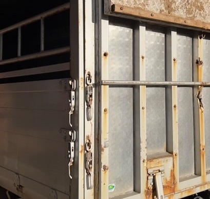 大進農場 家畜運搬車 柳沼ボデー工場 畜産 新車 製造 牛 豚 養豚 家畜車 販売 ゲート修理